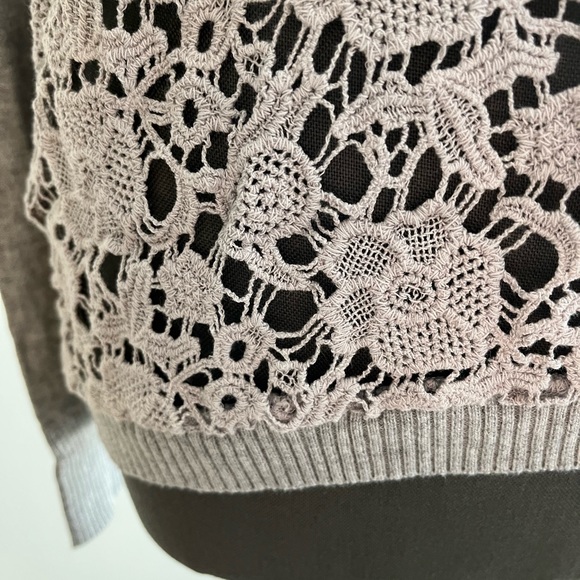 Gray sweater with beautiful cutout floral design - Picture 8 of 10